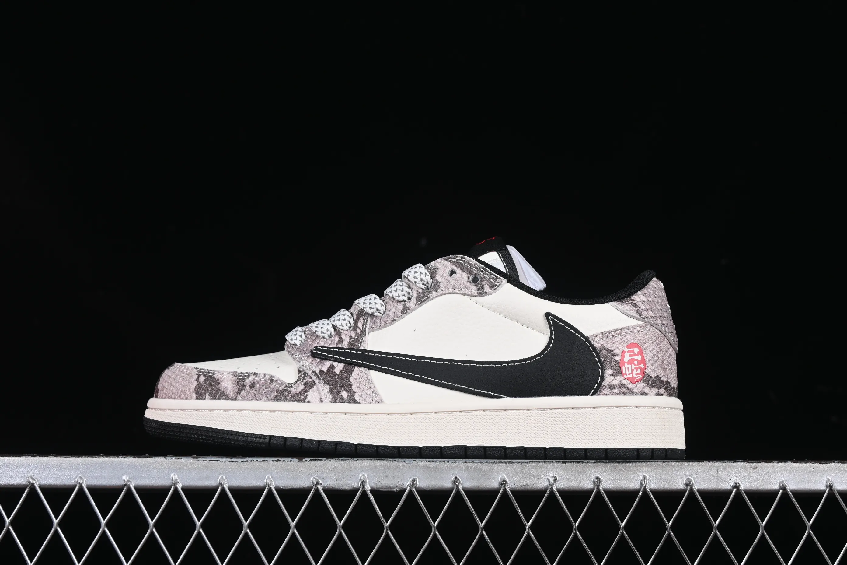 All categories Air Jordan Jordan series basketball shoes Air Jordan 1 Low High-end customized low-top sneakers Travis Scott x Fragment Design x Air Jordan 1 Low OG SP AJ1 Joe 1 Year of the Snake Limited Gray and white snake scales Low-top cultural and casual sneakers XX3318-518